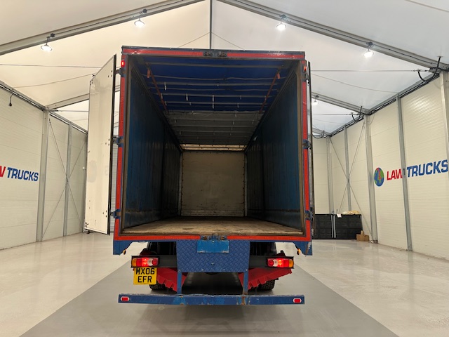 DAF CF65 220 Sleeper Cab Curtainsider Manual