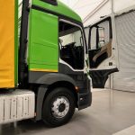 Mercedes Actros 2536 6×2 Sleeper Cab Curtainsider - thumbnail
