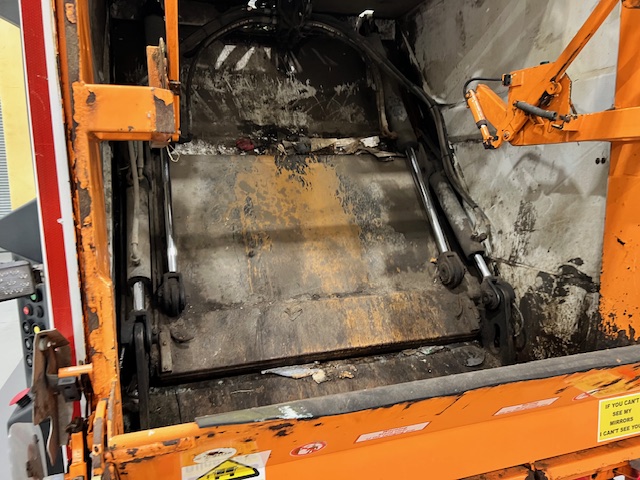 Mercedes Econic 2630 6×2 Refuse Bin Lorry
