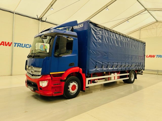 Mercedes Actros 1824 Day Cab Curtainsider