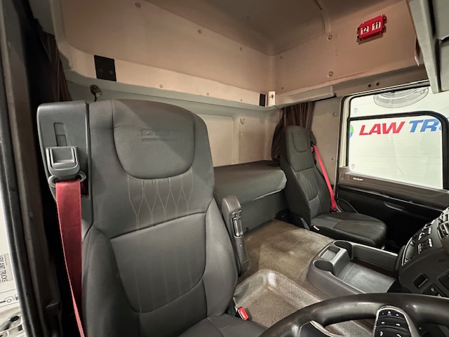 DAF CF 260 Sleeper Cab Curtainsider