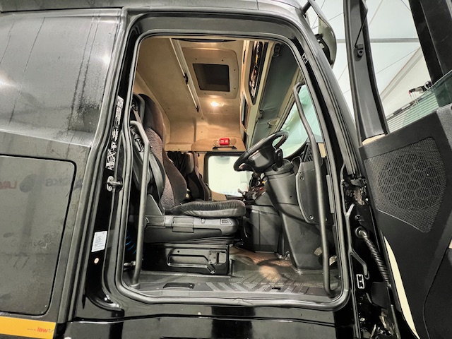 Mercedes Actros 2545 6×2 Midlift Tractor Unit