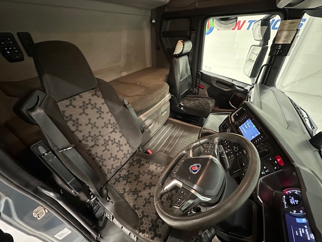 Scania R450 6×2 Midlift Highline Tractor Unit