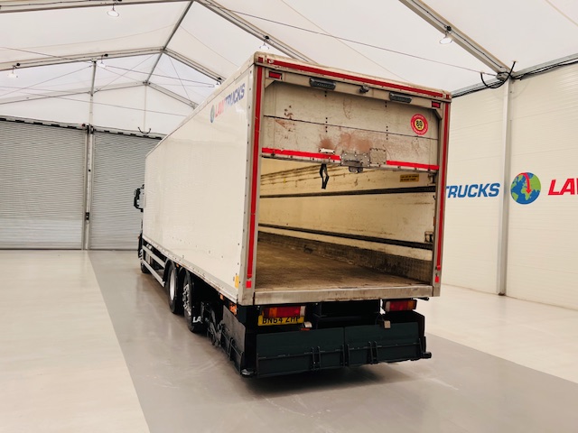 Iveco Stralis 310 AT Euro 6 6×2 Box Van