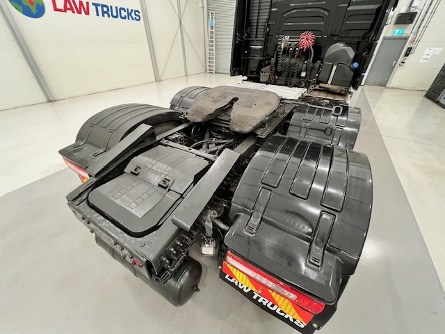 Volvo FH16 750 6×2 Midlift Tractor Unit