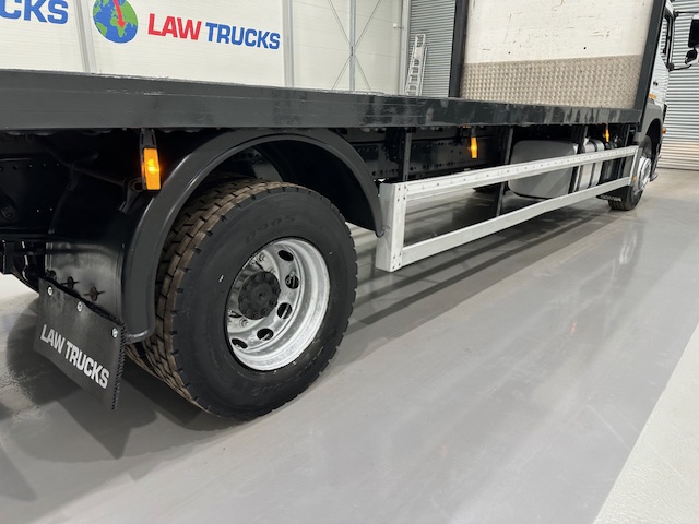 Mercedes Axor 1824 Sleeper Cab Flatbed