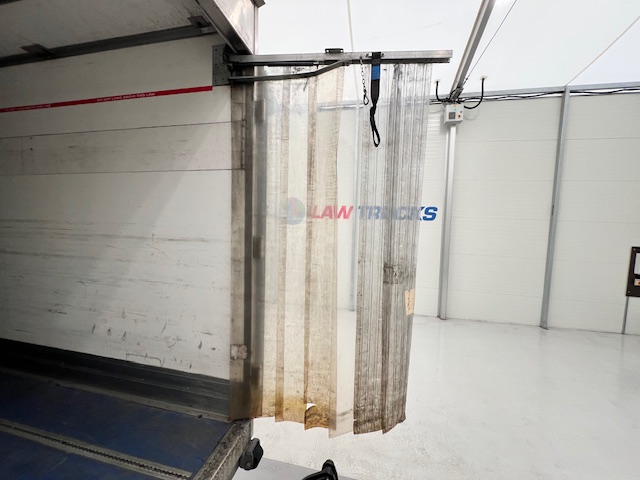 Mercedes Actros 2532 6×2 Rear Lift Day Cab Fridge Box