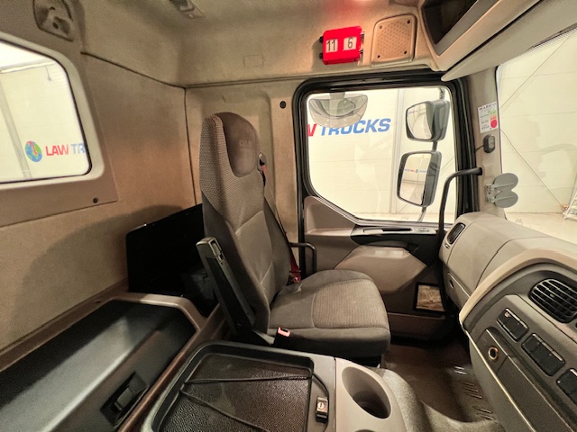 DAF LF 260 4×2 Rest Cab Tractor Unit