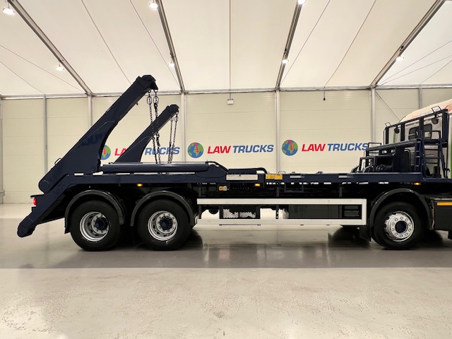 Scania P370 8×4 Sleeper Cab Skip Loader