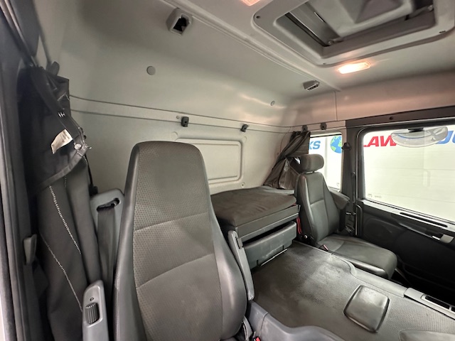 Scania P250 4×2 Sleeper Cab Fridge Box