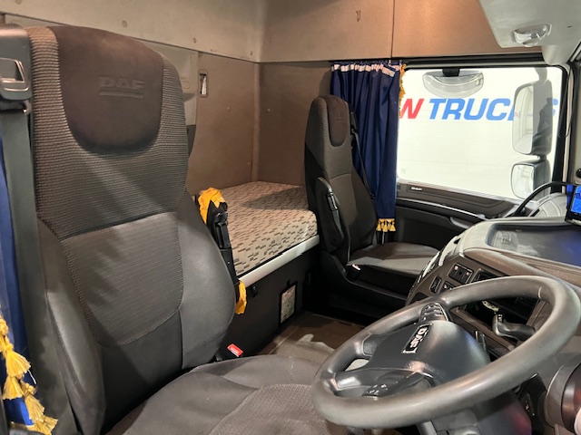 DAF XF 460 6×2 Space Cab Tractor Unit