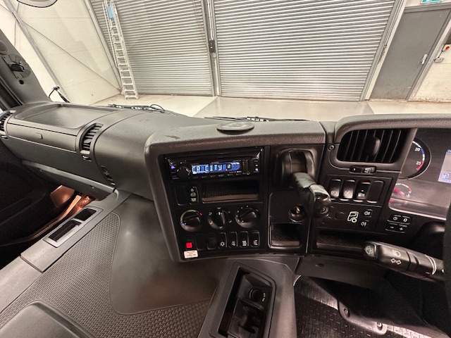 Scania P280 4×2 Sleeper Cab Box Van