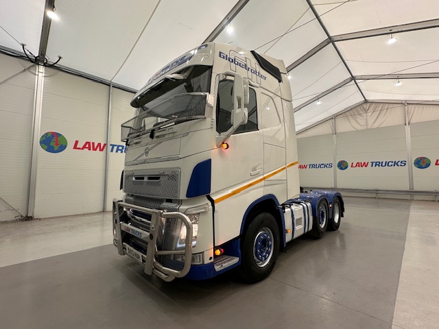 Volvo FH 500 Euro 5 6×2 Tractor Unit Safari Edition