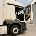 Mercedes Actros 1824 4×2 Sleeper Cab Fridge Box - thumbnail