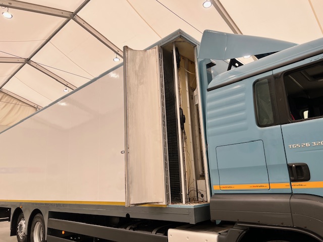 MAN TGS 26.320 6×2 Sleeper Cab Insulated Box Van