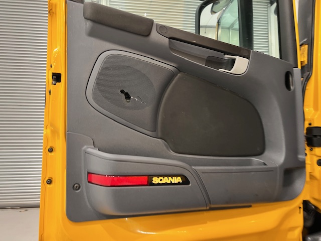 Scania R450 6×2 Rear Lift Tractor Unit PTO
