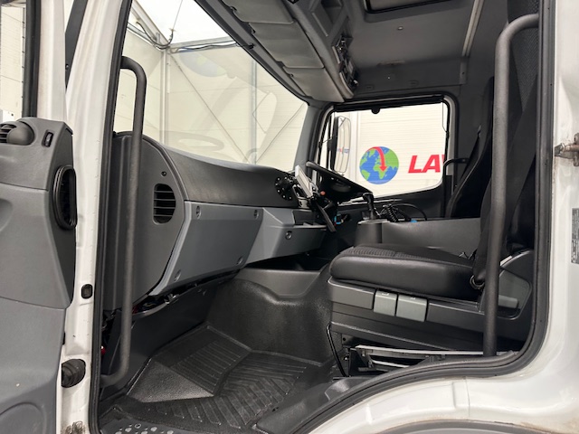 Mercedes Axor 1824 Day Cab Box Van