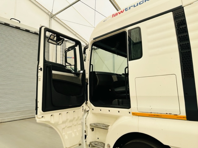 MAN TGX 26.440 6×2 Midlift Tractor Unit
