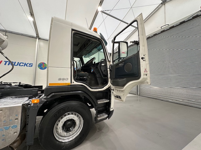 Volvo FM 330 6×4 Day Cab Cement Mixer