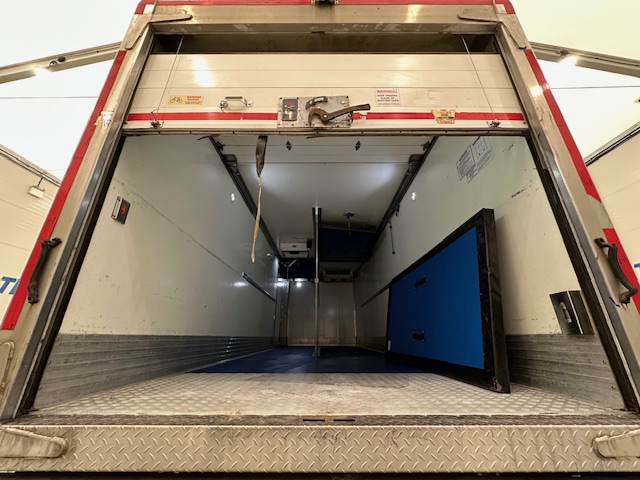 DAF CF 370 6×2 Sleeper Cab Fridge Box