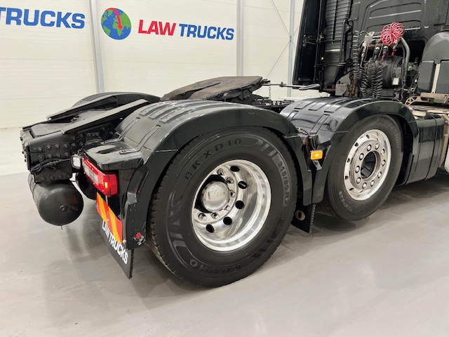Volvo FH16 750 6×2 Midlift Tractor Unit
