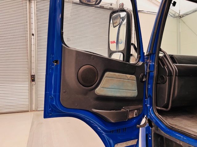 Volvo FM7 250 Globetrotter Flatbed