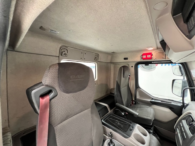 DAF LF 260 4×2 Rest Cab Tractor Unit