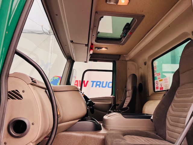 DAF CF75 310 Rear Lift Day Cab Dropside Brick Grab