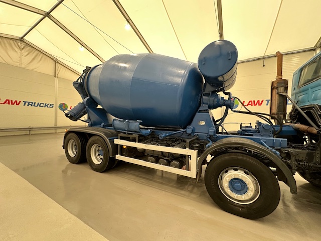 Hino 700 4123 8×4 Cement Mixer