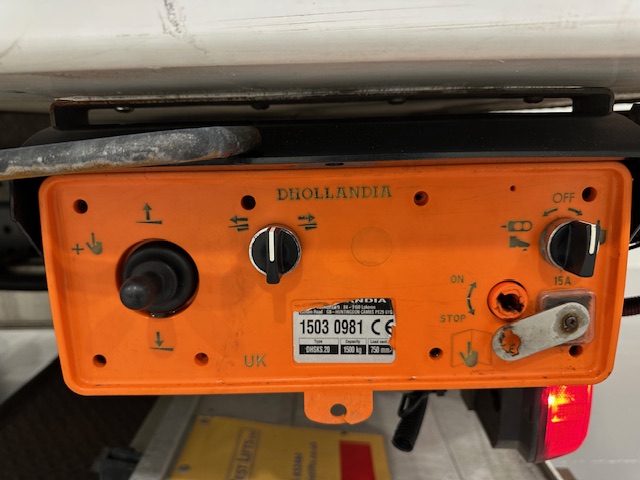 Mercedes Antos 1827 Day Cab Fridge Box