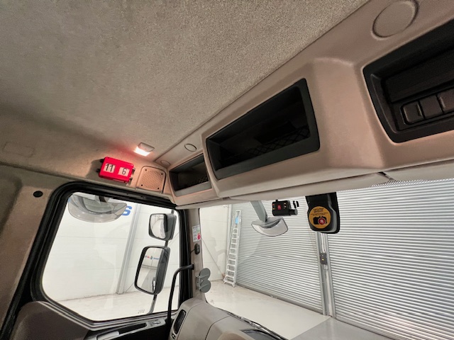 DAF LF 260 4×2 Rest Cab Tractor Unit