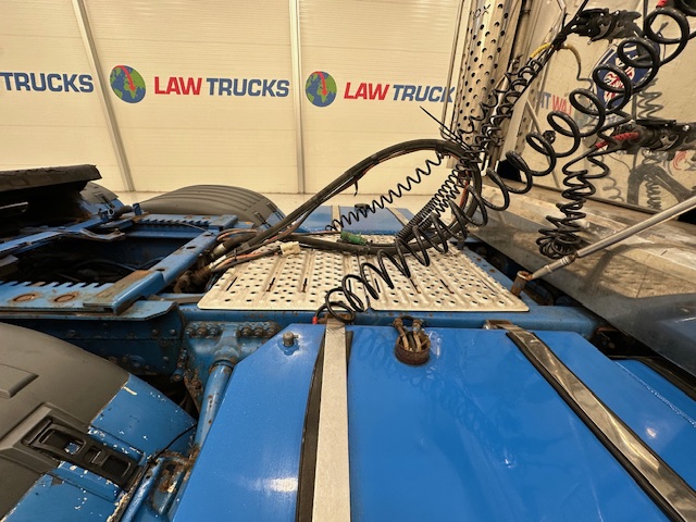 Scania R580 6×2 10 Tyre Rear Lift Tractor Unit PTO