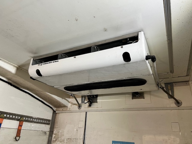 Mercedes Antos 2540 6×2 Rear Lift Day Cab Fridge Box