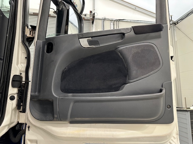Scania R480 6×2 Midlift Tractor Unit Manual