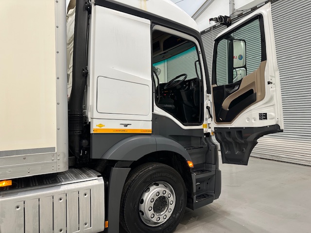 Mercedes Actros 1830 Sleeper Cab Box Van