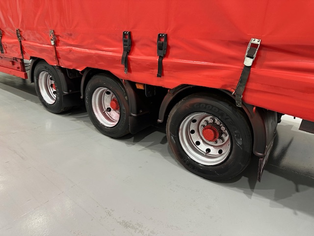 Kerbaid Miles Nunn Tri Axle Stepframe Enclosed Lowloader