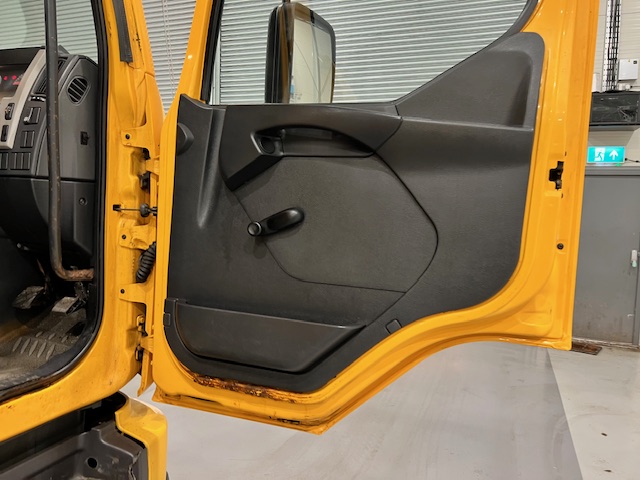 Volvo FE 240 4×2 Day Cab Gritter