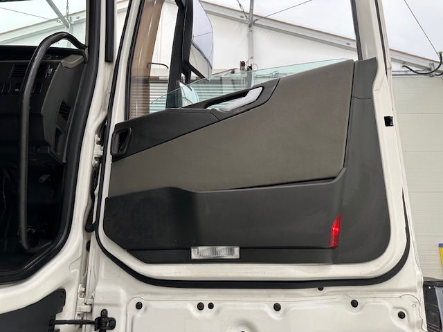Volvo FH 500 6×2 Midlift Tractor Unit
