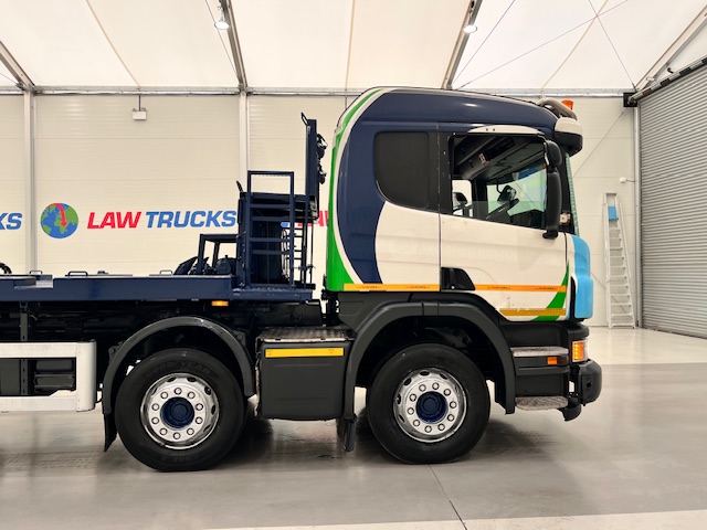 Scania P370 8×4 Sleeper Cab Skip Loader