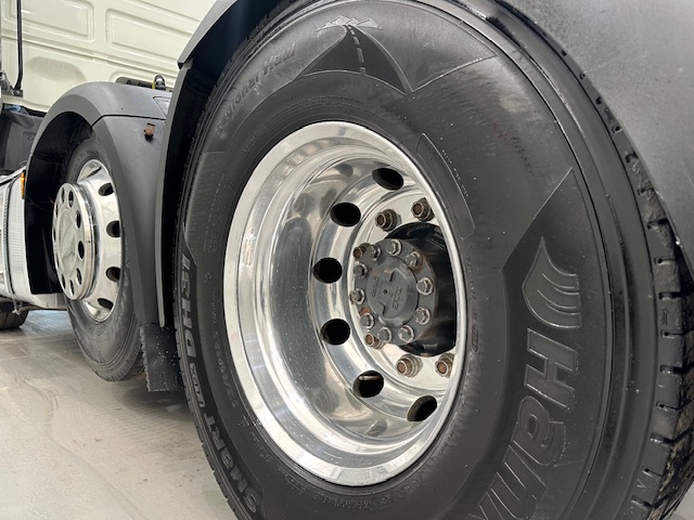 DAF XF 530 6×2 Midlift Tractor Unit