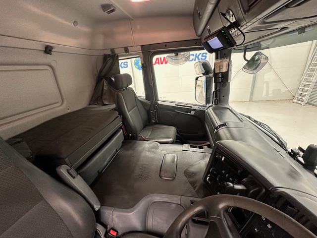 Scania P250 4×2 Sleeper Cab Fridge Box