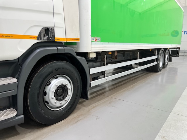 Scania P280 6×2 Rear Lift Day Cab Fridge Box