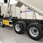 Volvo FM 410 8×4 Sleeper Cab Tar Spec Tipper - thumbnail