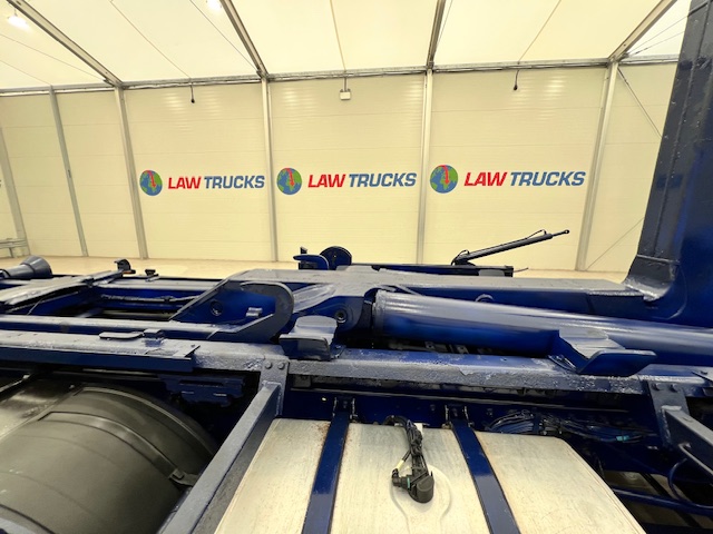 DAF CF85 360 8×4 Day Cab Hookloader