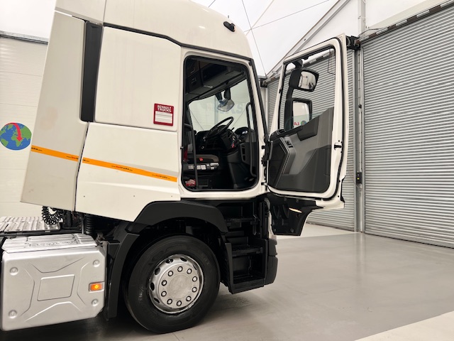 Renault T480 6×2 Midlift Tractor Unit
