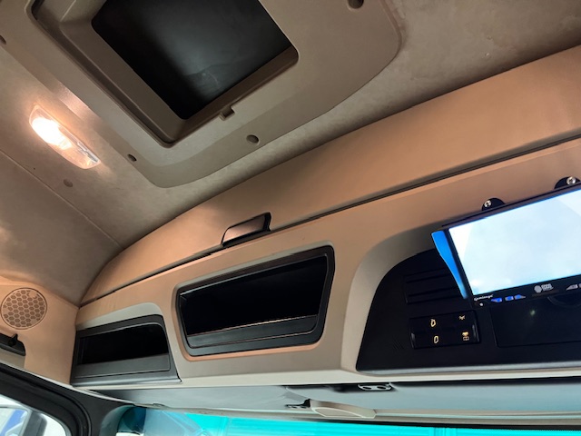 Mercedes Actros 2530 6×2 Sleeper Cab Curtainsider