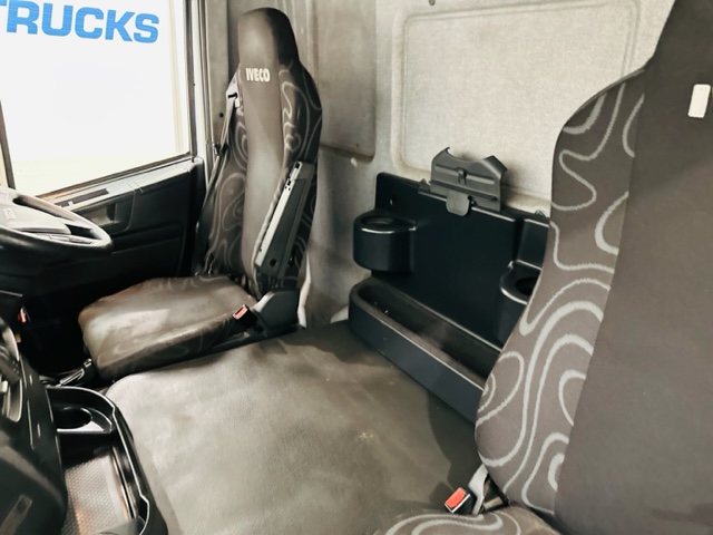 Iveco Stralis 310 AT 6×2 Box Van