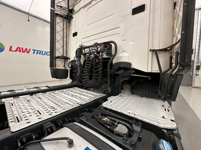 Scania R450 6×2 Midlift Highline Tractor Unit