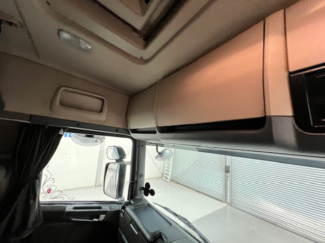 Scania R410 4×2 Sleeper Cab Tractor Unit