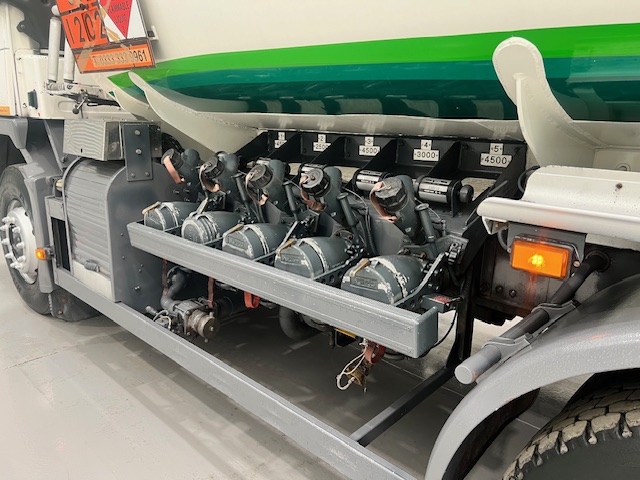 Volvo FM9 300 19000 Litre Fuel Tanker